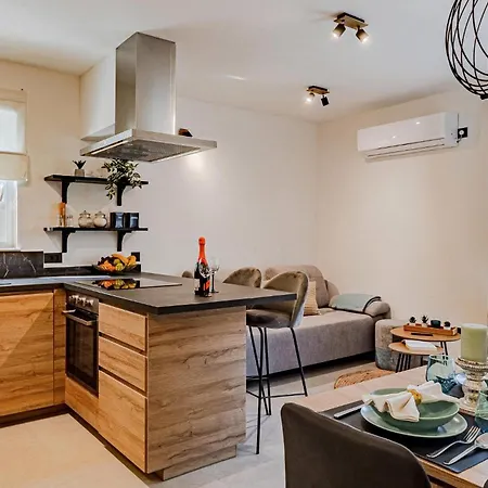 Apartment Lovely In With Wifi *